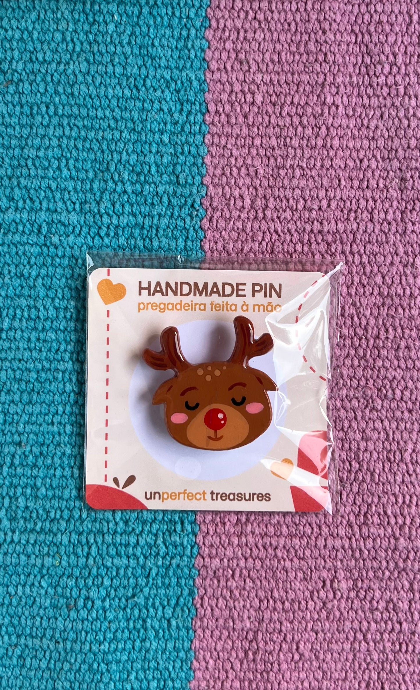 Pregadeira de peito feita à mão